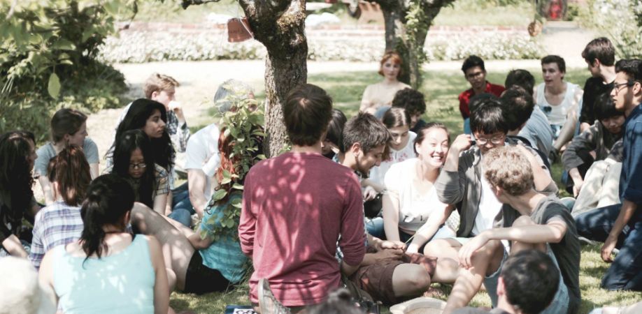 Brockwood Park Students having a picnic in the sun